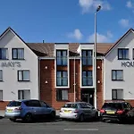 Ryan I Air I Bnb - 102 Mill Street - Free Parking
