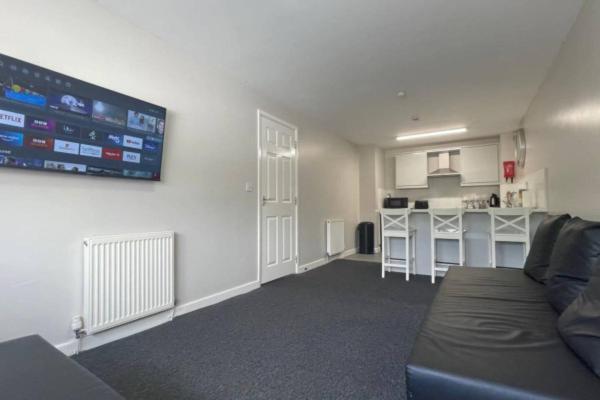 Ryan I Air I - 102 Mill Street - Free Parking Aparthotel *