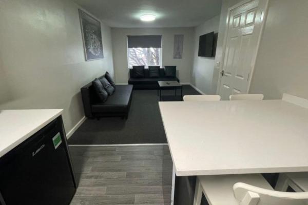 Ryan I Air I - 102 Mill Street - Free Parking Aparthotel