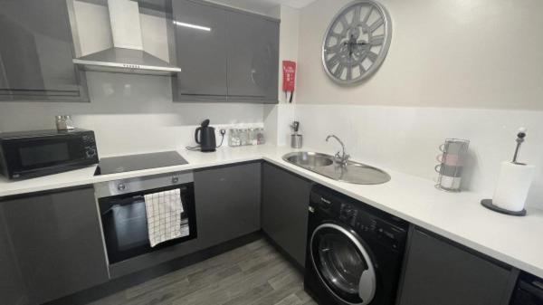 Ryan I Air I - 102 Mill Street - Free Parking Aparthotel *