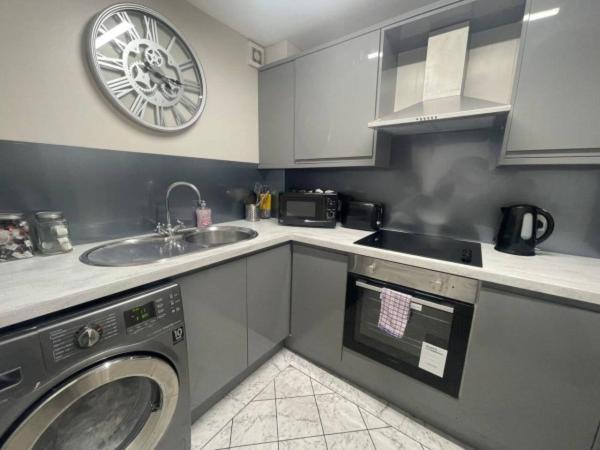 Ryan I Air I - 102 Mill Street - Free Parking Aparthotel *